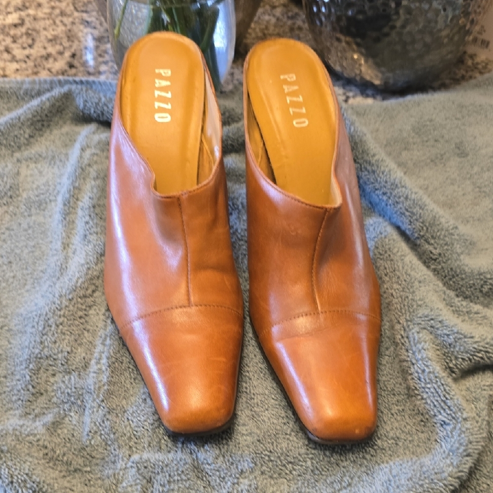 PAZZO Women's Brown Leather Mules